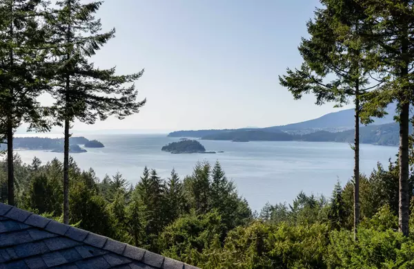 Bowen Island, BC V0N 1G2,894 Schooner LN