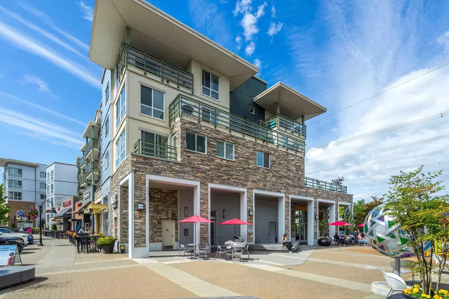 15775 Croydon DR #302, Surrey, BC V3Z 2L6