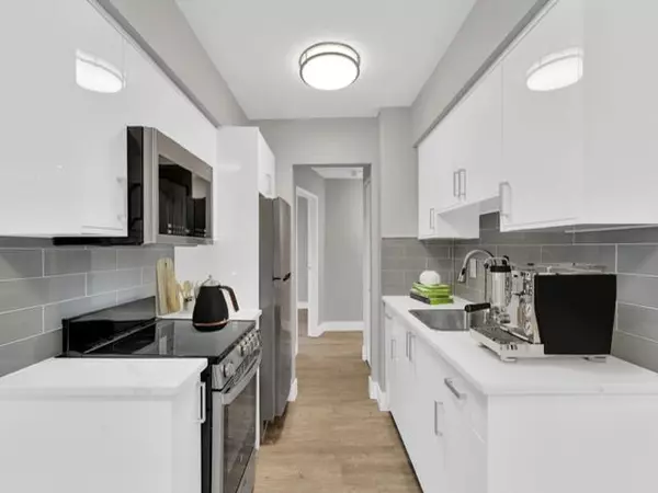 Vancouver, BC V6G 1G9,1655 Haro ST #508