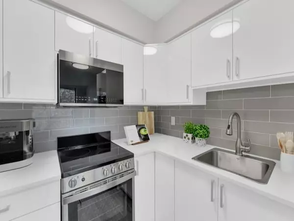Vancouver, BC V6G 1G9,1655 Haro ST #508
