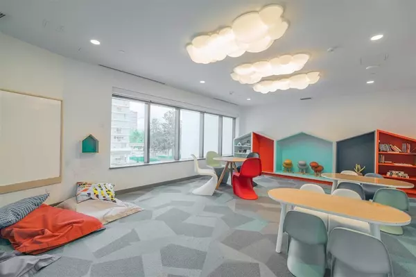 Surrey, BC V3T 0S7,10448 University DR #TH1