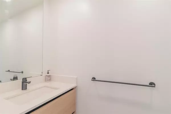 Surrey, BC V3T 0S7,10448 University DR #TH1