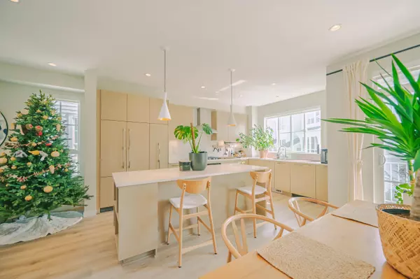 Ladner, BC V4K 0E2,5311 Admiral WAY #74