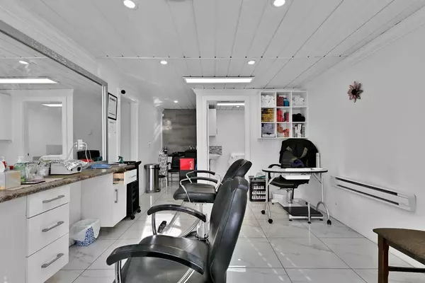 Abbotsford, BC V2T 4N7,3244 Clearbrook RD