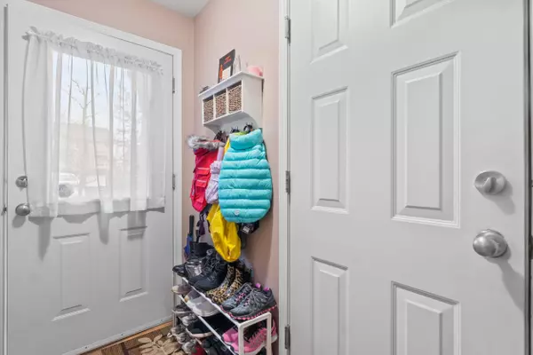 Port Coquitlam, BC V3B 8C3,1055 Riverwood Gate #144