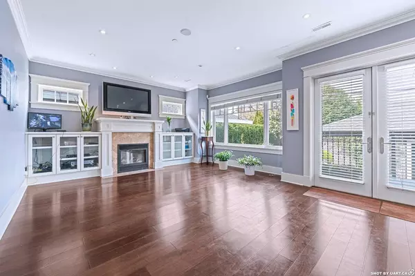 Vancouver, BC V6H 2A8,1255 W 26th AVE