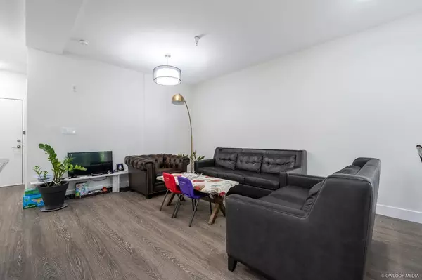 Surrey, BC V3R 0G2,15351 101 AVE #119
