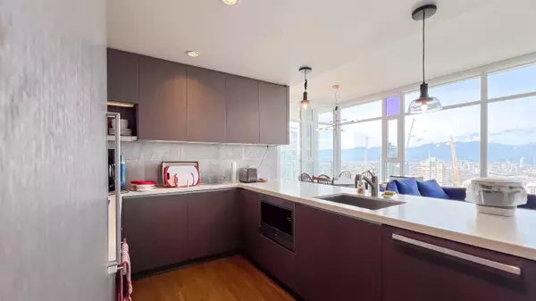 Burnaby, BC V5H 0G5,6538 Nelson AVE #4007