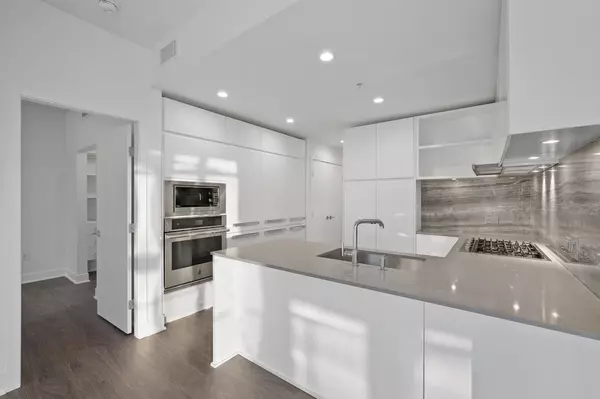 Coquitlam, BC V3K 6C3,450 Westview ST #210