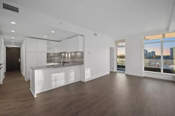 Coquitlam, BC V3K 6C3,450 Westview ST #210