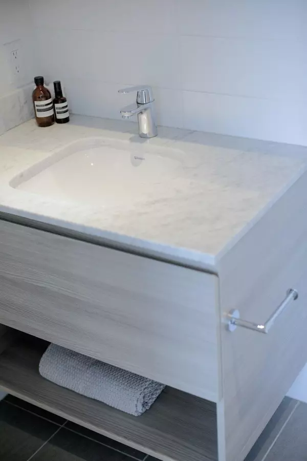 988 Quayside DR #1211 New Westminster, BC V3M 0L5