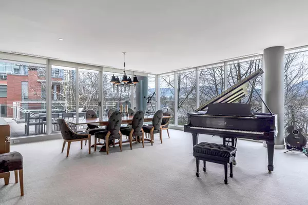 Vancouver, BC V6C 0A2,1139 W Cordova ST #101