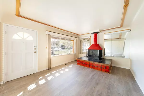 Vancouver, BC V5K 2X2,3247 Napier ST