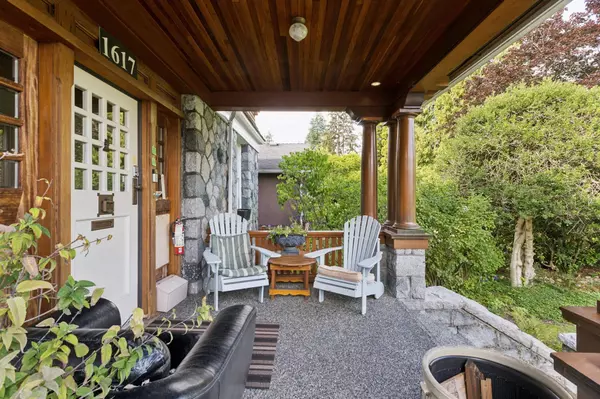 North Vancouver, BC V7L 3Y2,1617 W Grand BLVD