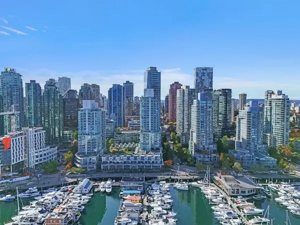 Vancouver, BC V6G 3J8,590 Nicola ST #607
