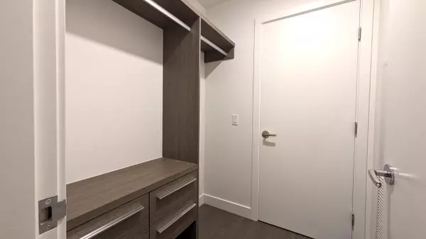 6328 No. 3 RD #820 Richmond, BC V6Y 0L6