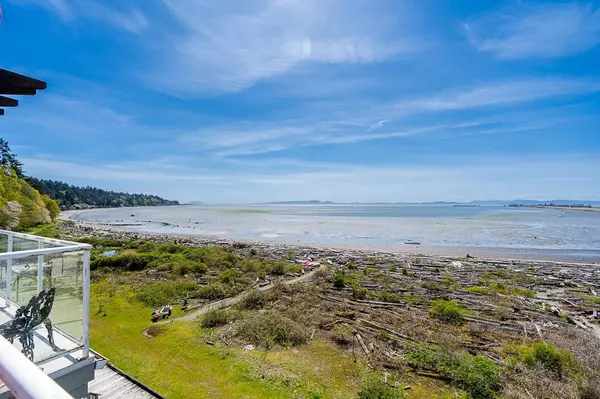 1120 Tsatsu Shores DR #407, Delta, BC V4M 4G3