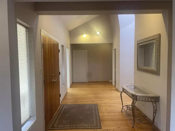 Richmond, BC V6Y 1E9,7580 Lucas RD