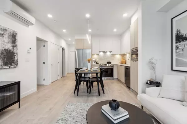 Tsawwassen, BC V4M 0G6,2463 Rabbit DR #210