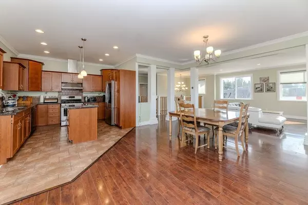 Gibsons, BC V0N 1V9,787 North RD