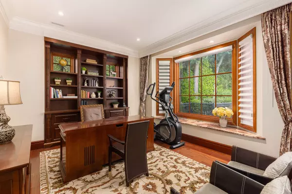 Vancouver, BC V6M 3G6,5376 Connaught DR