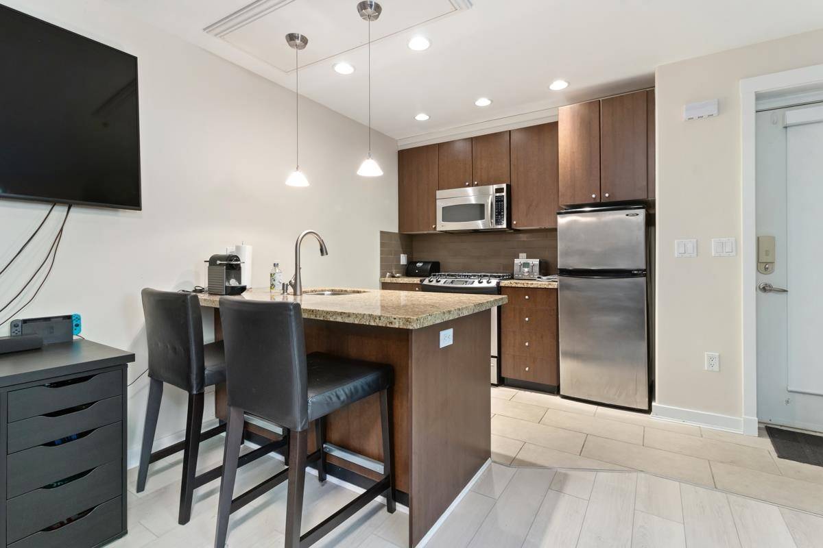 Vancouver, BC V6T 2J7,1863 Wesbrook MALL #22