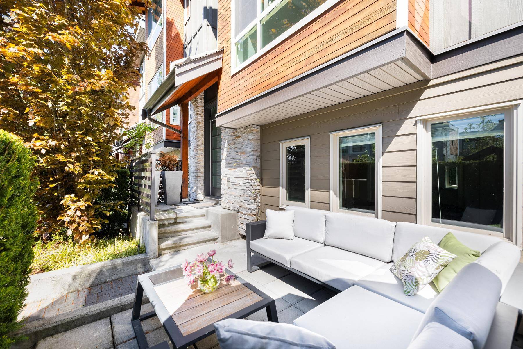 North Vancouver, BC V7J 2G7,897 Premier ST #9
