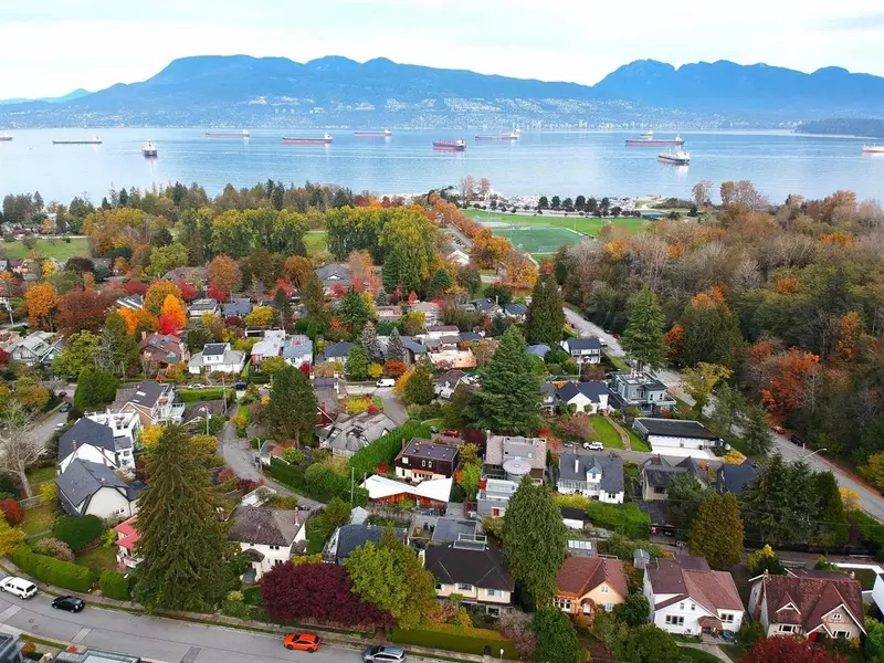 4333 Locarno CRES, Vancouver, BC V6R 1G2