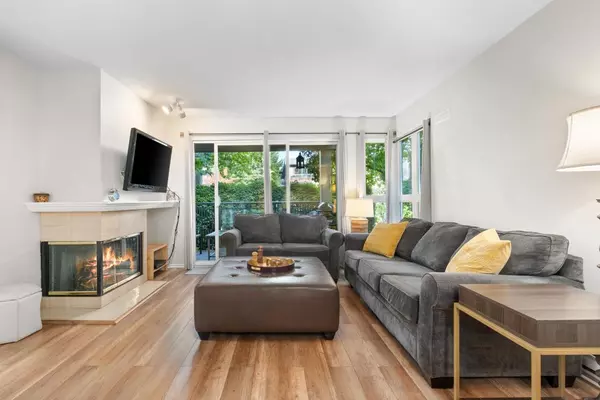 North Vancouver, BC V7N 2L8,106 W Kings RD #303