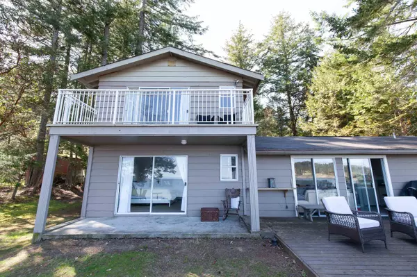 548 Arbutus DR Mayne Island, BC V0N 2J1