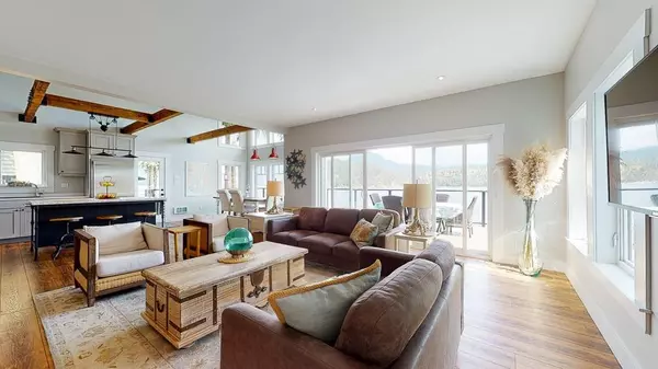 1980 Thornbrough RD Gibsons, BC V0N 1V6