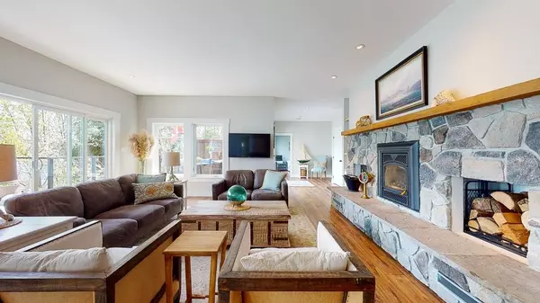 1980 Thornbrough RD Gibsons, BC V0N 1V6