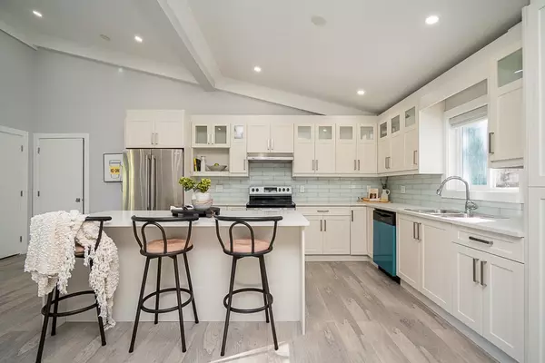 Surrey, BC V4A 4E3,1675 136 ST