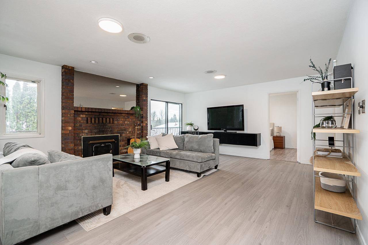 Burnaby, BC V5A 3W4,2948 Roseglen CT