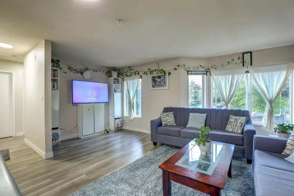 Surrey, BC V3W 0V2,12130 80 AVE #204