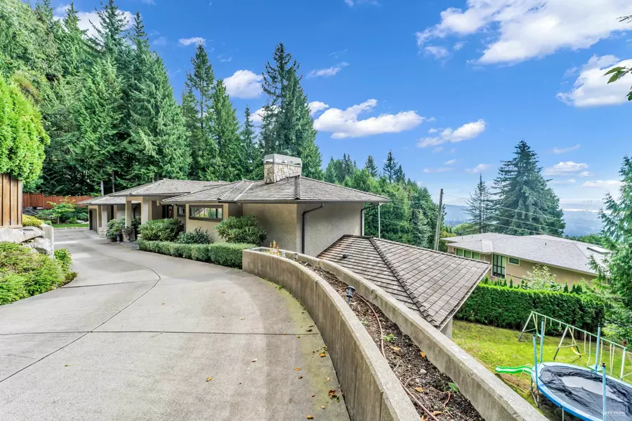 1162 Millstream RD, West Vancouver, BC V7S 2C9