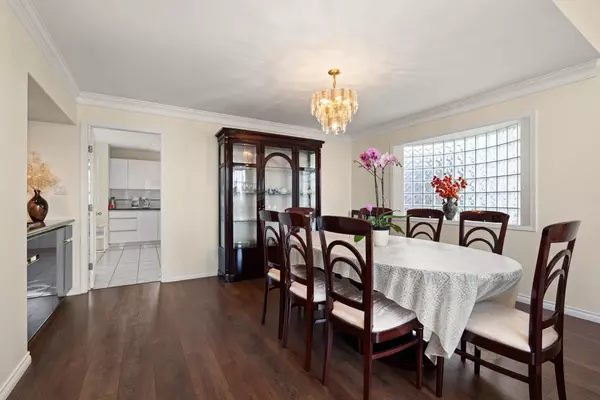Burnaby, BC V5C 3G3,4055 Napier ST