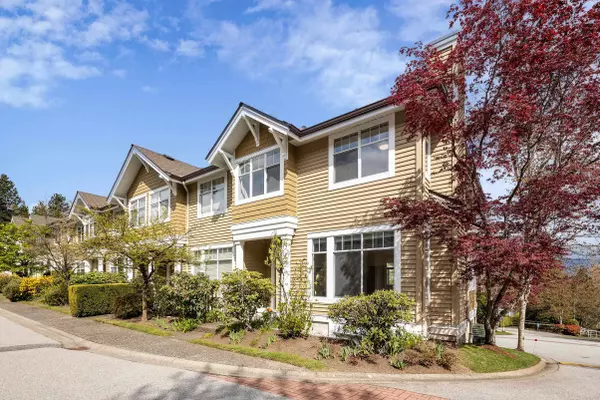 Burnaby, BC V5H 4S2,5298 Oakmount CRES #32