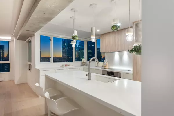 Vancouver, BC V6N 4N2,1238 Melville ST #2601