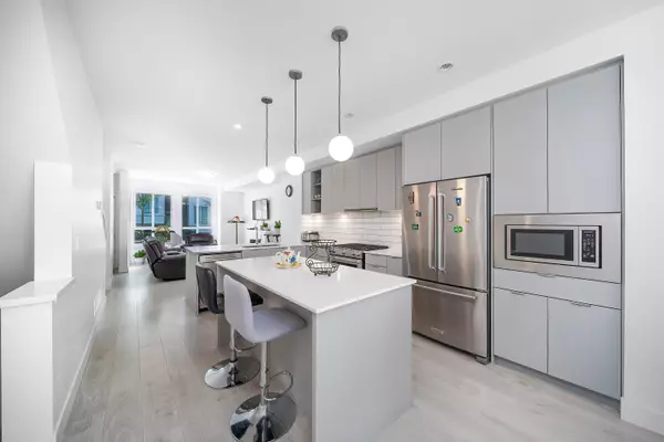 Surrey, BC V3Z 1J3,16561 17a AVE #50
