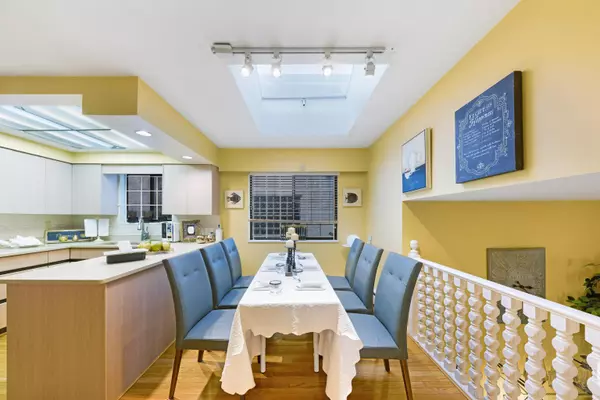 Vancouver, BC V5Y 2R7,137 W Woodstock AVE