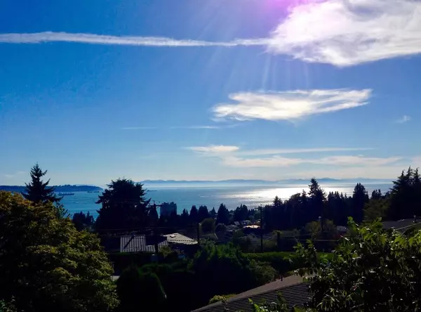 West Vancouver, BC V7V 2G9,2055 Mathers AVE