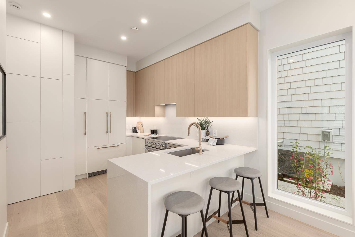 2670 E 38th AVE Vancouver, BC V5R 3M7