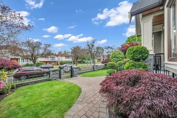 Vancouver, BC V5Y 2W3,283 W 45th AVE