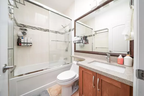 Vancouver, BC V5R 5R2,3443 Price ST