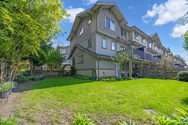 Surrey, BC V3V 0B8,9533 130a ST #13