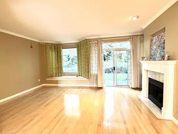 Burnaby, BC V3N 4Z9,7500 Cumberland ST #26