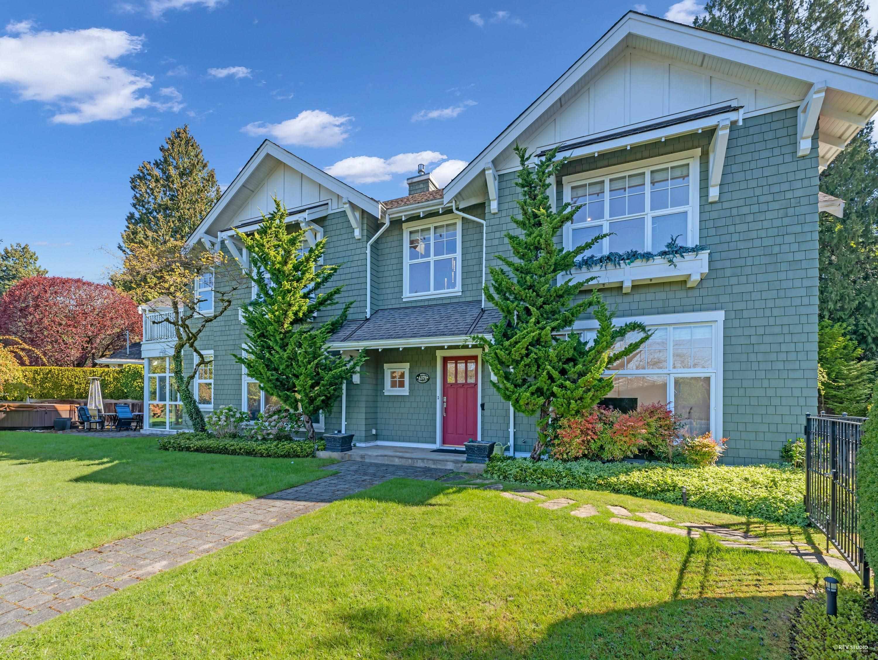 West Vancouver, BC V7W 1B3,4379 Ross CRES