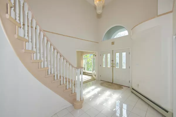Richmond, BC V6V 2P1,5609 Wilson CT