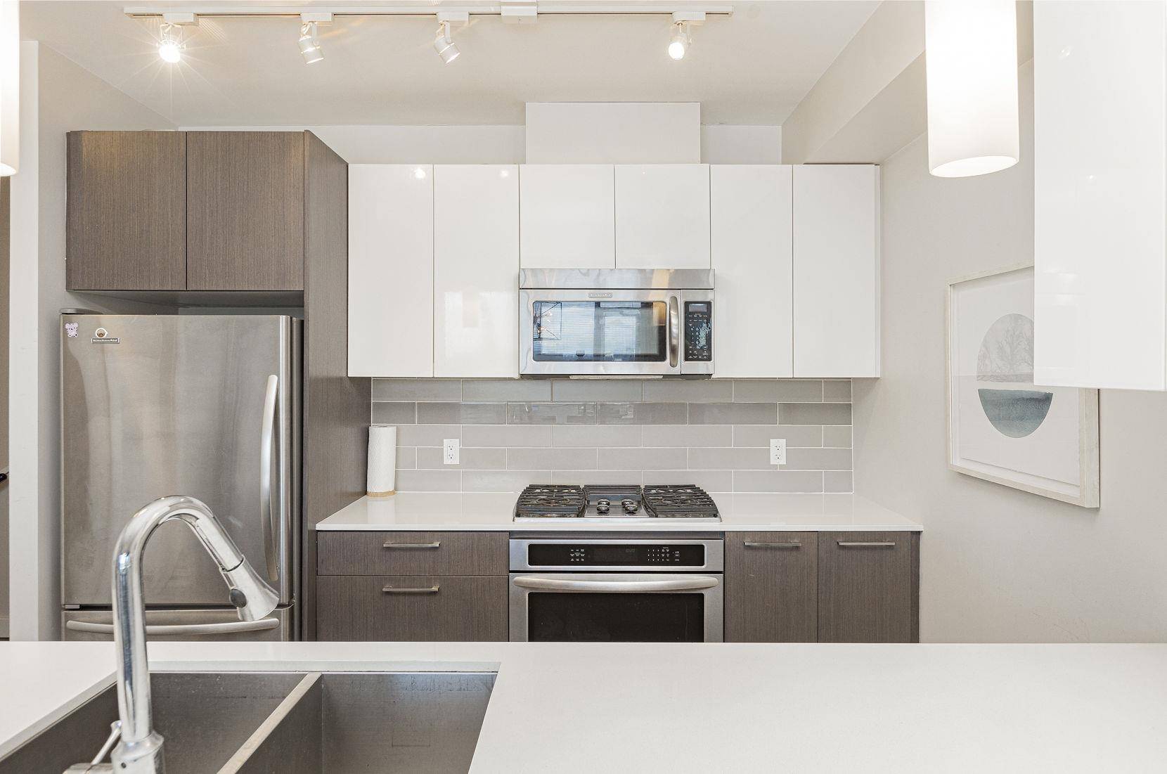 Richmond, BC V7C 0A3,5511 Hollybridge WAY #6015